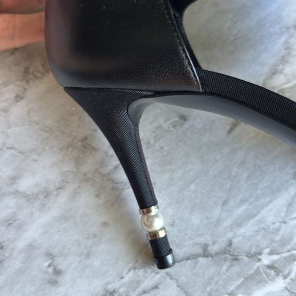 EUC CHANEL 2023 Interlocking CC Logo D'Orsay Pumps black and white 37.5 - Picture 3 of 11